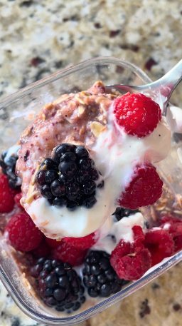 Prairie Berry Overnight Oats 🥄🍓